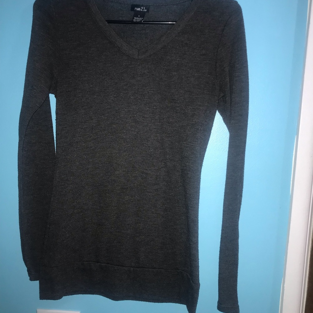 Long sleeve v neck top